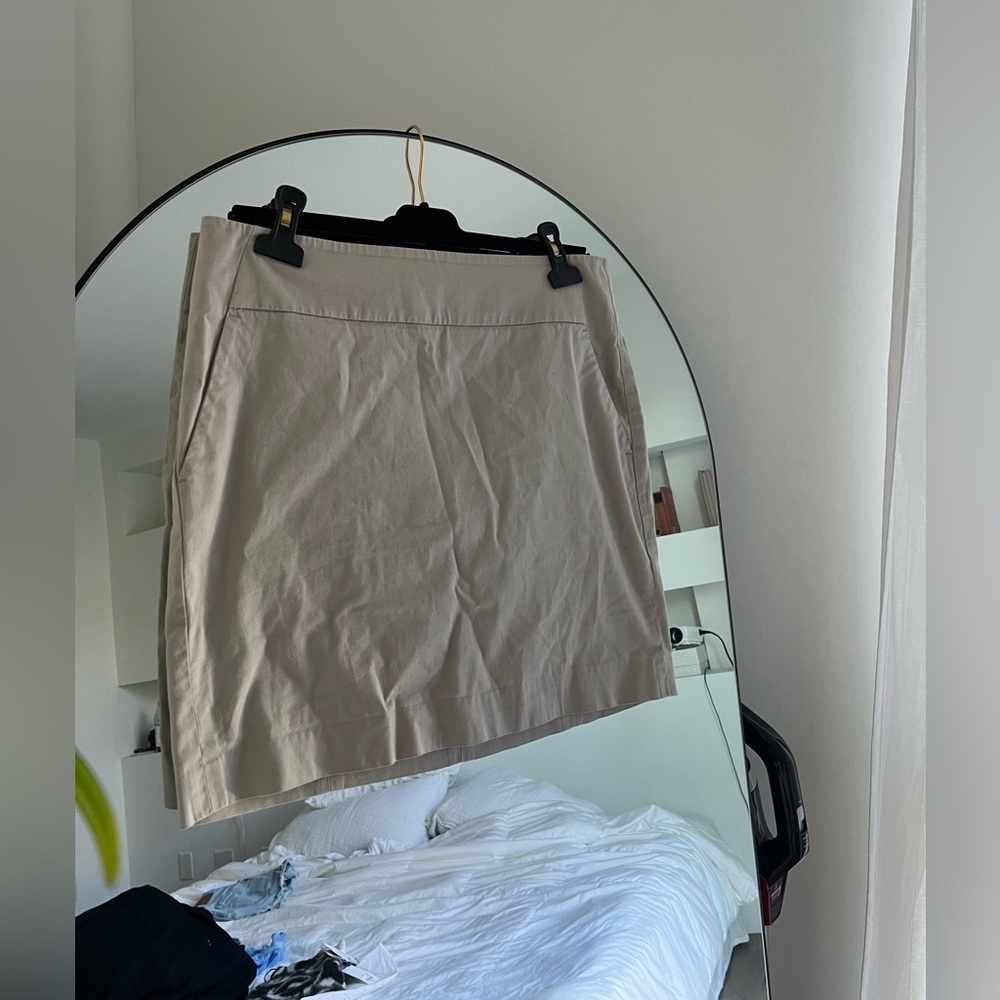 Ann Taylor simple skirt